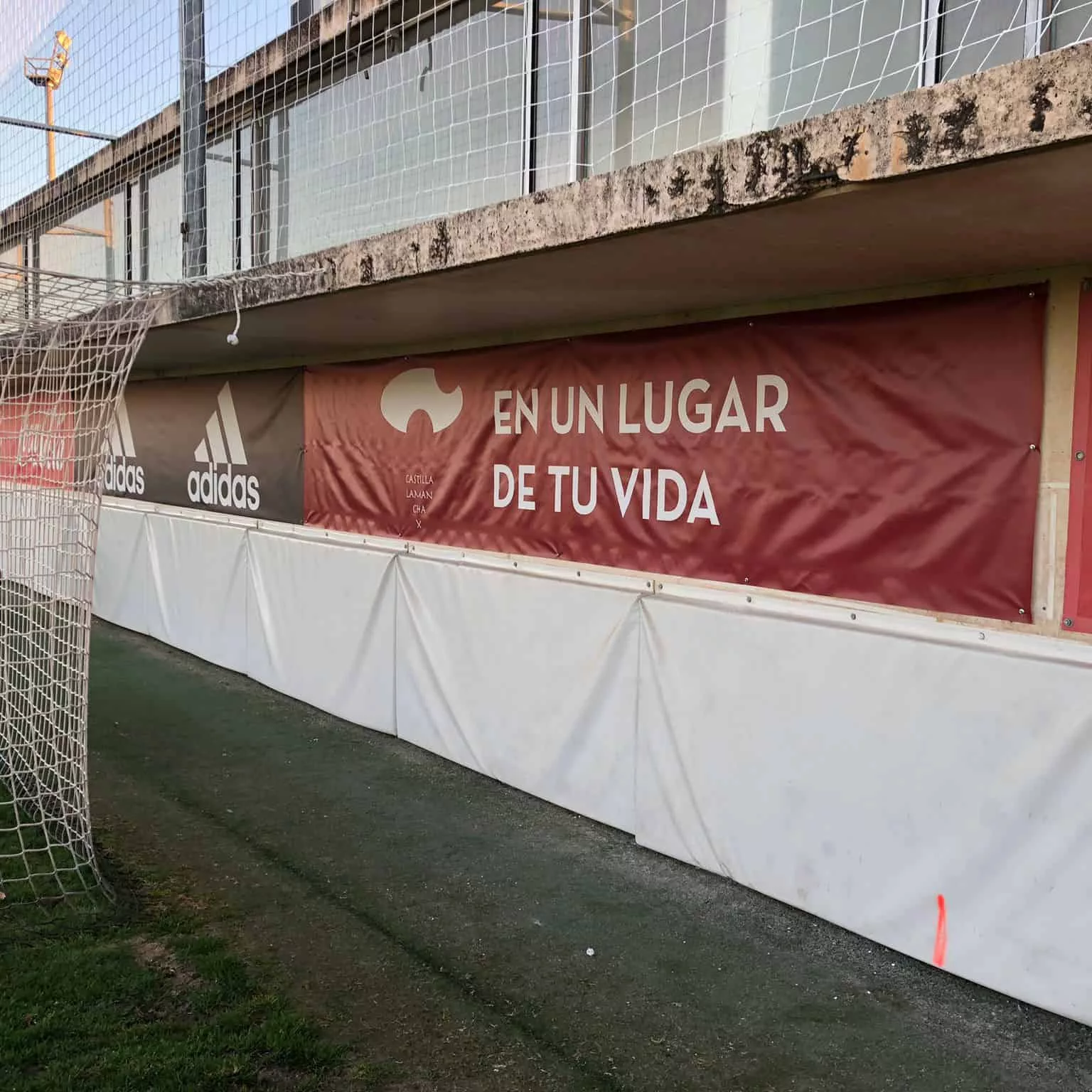Cartelería en el estadio